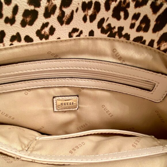 Guess Purse - NEW - Picture 6 of 10